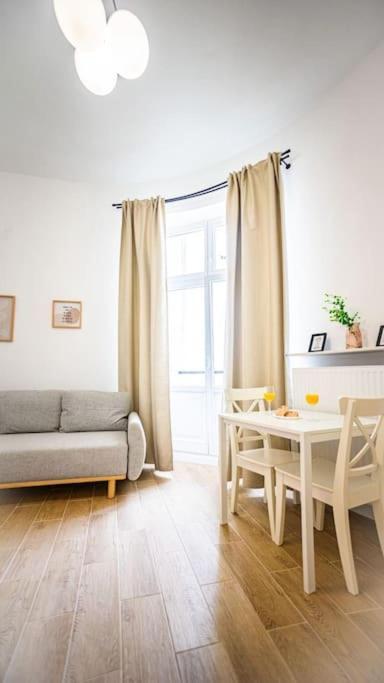 Lovely Apartment In ורשה מראה חיצוני תמונה